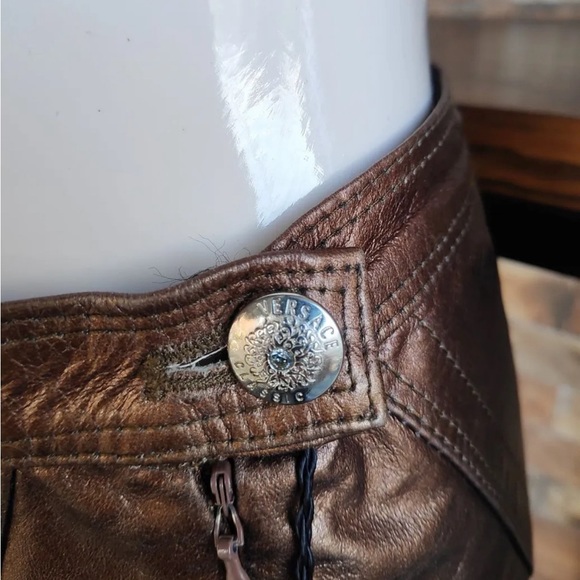 Versace Original Leather Metallic Skirt. IT size 46 but fits like a US size S. - Picture 4 of 6